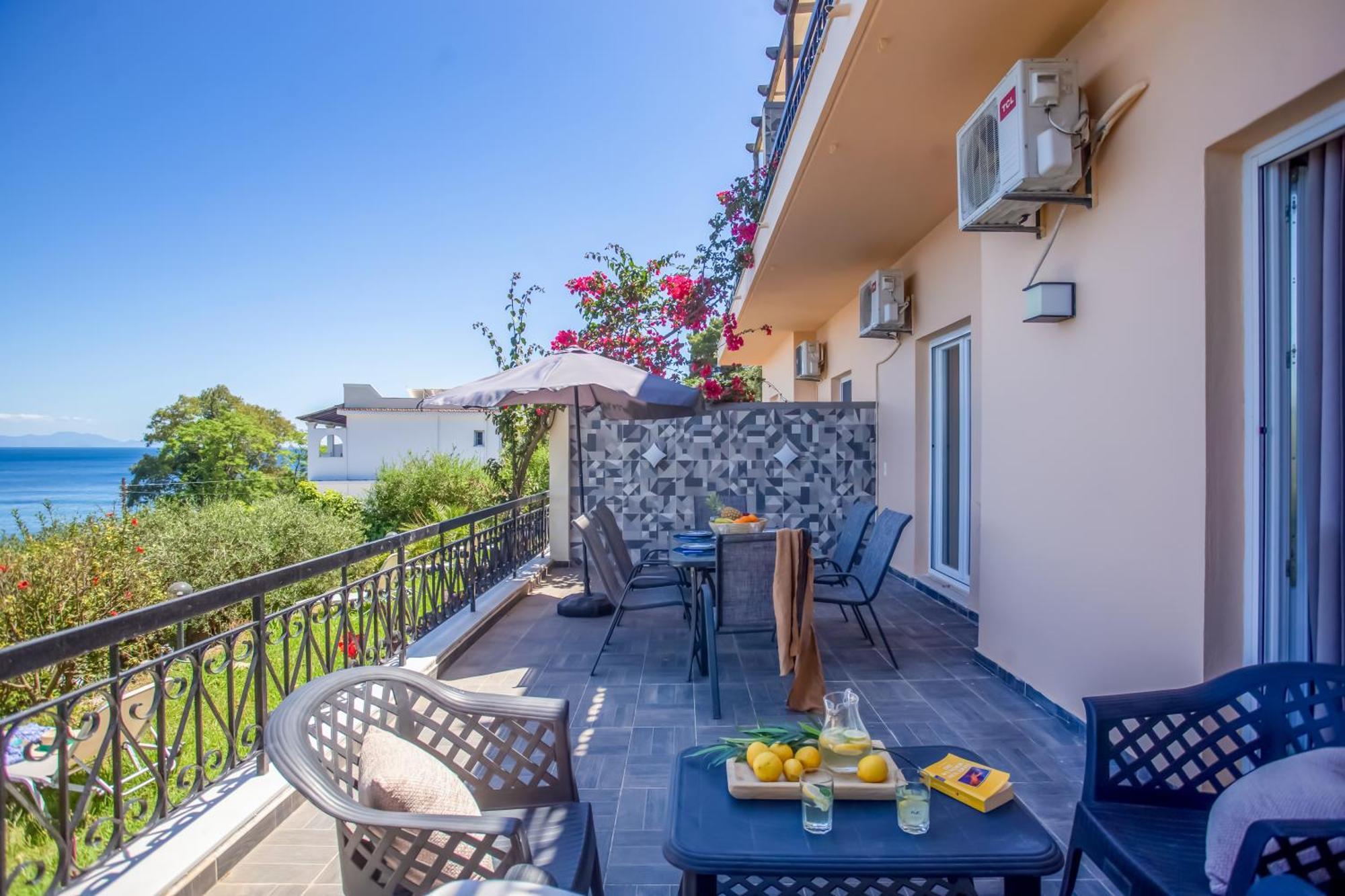 Апартаменти Ionian Kaizer Boutique Achilleion Екстер'єр фото